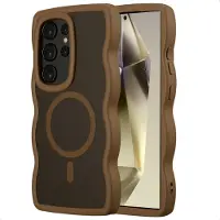 Selencia Wavy Backcover met MagSafe voor de Samsung Galaxy S24 Ultra - Mocha Brown