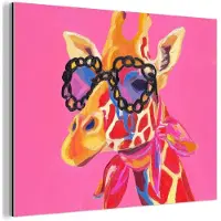 MuchoWow Aluminium schilderij 40x30 cm - Wanddecoratie metaal - Giraf - Roze - Bril - Sjaal - Metalen muurdecoratie woonkamer - Decoratie industrieel - Foto op dibond - Industriële accessoires slaapkamer