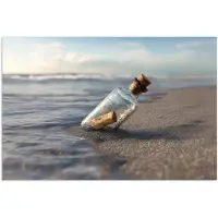 PosterMonkey Poster 90x60 cm - Glazenfles - Post - Zee - Zand - Posters - Kamer decoratie - Wanddecoratie woonkamer - Muurdecoratie slaapkamer