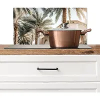 KitchenYeah Spatscherm keuken 70x30 cm - Kookplaat achterwand Gebouw - Palmbomen - Beige - Zon - Muurbeschermer - Spatwand fornuis - Hoogwaardig aluminium