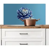KitchenYeah Spatscherm keuken 100x50 cm - Kookplaat achterwand Bloem - Blauw - Bloemblaadjes - Streepjes - Muurbeschermer - Spatwand fornuis - Hoogwaardig aluminium