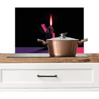 KitchenYeah Spatscherm keuken 70x50 cm - Kookplaat achterwand Aansteker - Vlam - Donker - Muurbeschermer - Spatwand fornuis - Hoogwaardig aluminium