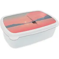 MuchoWow Broodtrommel Wit - Lunchbox Zeilboot - Roze zee - Zonsondergang - Bergen - Brooddoos 18x12x6 cm - Brood lunch box - Broodtrommels voor kinderen en volwassenen
