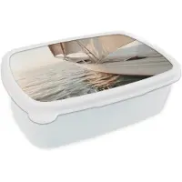 MuchoWow Broodtrommel Wit - Lunchbox Zeilboot - Zee - Beige - Zon - Brooddoos 18x12x6 cm - Brood lunch box - Broodtrommels voor kinderen en volwassenen