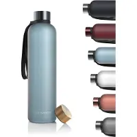 LARS NYSØM Blæst Ultralichte tritan-waterfles 1000ml - BPA-vrij, lekvrij, geschikt voor koolzuurhoudende dranken - Inclusief 2 deksels (Sky Blue)