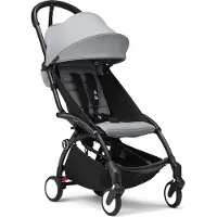 Stokke YOYO3 kinderwagen vanaf 6 maanden - Inclusief zwart frame / Stone zitkussen + luifel - In een handomdraai in- en uitklapbaar - Licht en compact - Past in handbagage