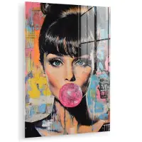 MuchoWow Glasschilderij 90x120 cm - Schilderij acrylglas - Kauwgom - Vrouw - Penseelstreken - Modern - Foto op glas - Muurdecoratie woonkamer - Wanddecoratie slaapkamer - Schilderijen