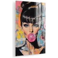 MuchoWow Glasschilderij 20x30 cm - Schilderij acrylglas - Kauwgom - Vrouw - Penseelstreken - Modern - Foto op glas - Muurdecoratie woonkamer - Wanddecoratie slaapkamer - Schilderijen