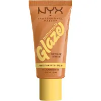 Nyx Professional Make Up Buttermelt Glaze Almond Butta Foundation - Tot 12 uur draagtijd - SPF 30 bescherming - 4 - 30ml