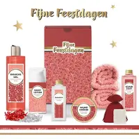 Triomf Geschenkset “Fijne Feestdagen!” - 8 producten - 685 gram - Cosmetica | Giftset voor haar Luxe wellness cadeaubox Cadeau vrouw Set Geschenk Merry Christmas Cadeaupakket moeder Vriendin Rood