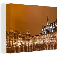 MuchoWow Canvas schilderij 160x120 cm - Wanddecoratie De Grote Markt van Brussel snachts prachtig verlicht. - Muurdecoratie woonkamer - Slaapkamer decoratie - Kamer accessoires - Schilderijen