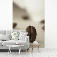 MuchoWow Fotobehang vinyl - Rechtopstaande koffieboon met diepte in de foto breedte 190 cm x hoogte 280 cm - Foto print op behang (in 7 formaten beschikbaar)
