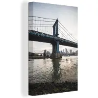 MuchoWow New York Manhattan Bridge bij zonsondergang Canvas 120x180 cm - Foto print op Canvas schilderij (Wanddecoratie woonkamer / slaapkamer) XXL / Groot formaat!