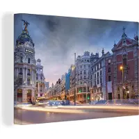 MuchoWow Canvas schilderij 180x120 cm - Wanddecoratie Madrid - Auto - Nacht - Muurdecoratie woonkamer - Slaapkamer decoratie - Kamer accessoires - Schilderijen
