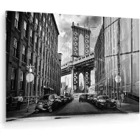 MuchoWow Glasschilderij 180x120 cm - Schilderij acrylglas - Straat - Brug - Amerika - Zwart wit - Foto op glas - Muurdecoratie woonkamer - Wanddecoratie slaapkamer - Schilderijen