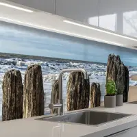 KitchenYeah Keuken achterwand 500x80 cm - Spatscherm zelfklevend Zand - Strand - Paal - Water - Zomer - Muurbeschermer - Spatwand fornuis