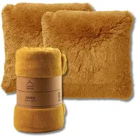 Dutch decor - VOORDEELSET - 3-delig - Fluffy & Owen - 2 sierkussens 45x45 cm - 1 plaid 130x160 cm - geel