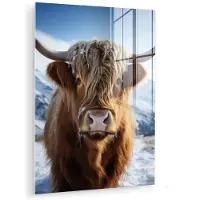 MuchoWow Glasschilderij 120x160 cm - Schilderij acrylglas - Schotse hooglander - Bergen - Sneeuw - Foto op glas - Muurdecoratie woonkamer - Wanddecoratie slaapkamer - Schilderijen
