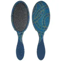 The Wet Brush Pro Detangler Free Sixty Denim