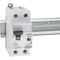 Legrand Aardlekschakelaar/zekeringautomaat 1-polig 16 A 0.03 A 230 V Legrand 410965