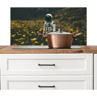 KitchenYeah Spatscherm keuken 90x45 cm - Kookplaat achterwand Astronaut - Bloemen - Veld - Geel - Muurbeschermer - Spatwand fornuis - Hoogwaardig aluminium