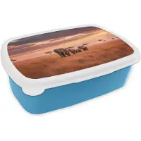 MuchoWow Broodtrommel Blauw - Lunchbox Groep olifanten - Open vlakte - Zon - Brooddoos 18x12x6 cm - Brood lunch box - Broodtrommels voor kinderen en volwassenen