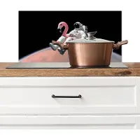 KitchenYeah Spatscherm keuken 60x30 cm - Kookplaat achterwand Astronaut - Flamingo - Zwemband - Roze - Muurbeschermer - Spatwand fornuis - Hoogwaardig aluminium