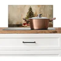 KitchenYeah Spatscherm keuken 60x30 cm - Kookplaat achterwand Kerstboom - Versierd - Kleurrijk - Muurbeschermer - Spatwand fornuis - Hoogwaardig aluminium