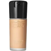 MAC Studio Radiance Serum-Powered Foundation Nw20