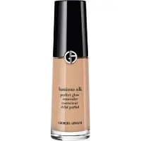 Giorgio Armani Lichtgevende zijde Multifunctionele gloed Concealer 12 ml Nr. 4.5