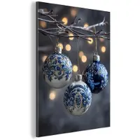MuchoWow Aluminium schilderij 60x80 cm - Wanddecoratie metaal - Kerstbal - Versierd - Blauw - Metalen muurdecoratie woonkamer - Decoratie industrieel - Foto op dibond - Industriële accessoires slaapkamer