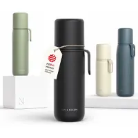 LARS NYSØM Roestvrijstalen Thermosfles - Dubbelwandige Geïsoleerde Drinkfles met Beker en Draagriem, Lekvrije Metalen Fles voor Reizen, Kantoor & Buitenactiviteiten (Carbon Black)