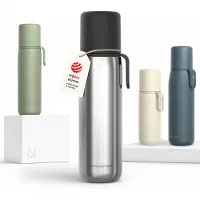 LARS NYSØM Roestvrijstalen Thermosfles - Dubbelwandige Geïsoleerde Drinkfles met Beker en Draagriem, Lekvrije Metalen Fles voor Reizen, Kantoor & Buitenactiviteiten (Stainless Steel)