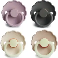 Frigg DAISY Fopspeen set 4 stuks - Latex - Maat 2 - vanaf 6 maanden - Cream Night - Croissant Night - Graphite - Soft Lilac