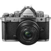 Nikon Z f zilver + NIKKOR Z 40mm f/2.0 special edition