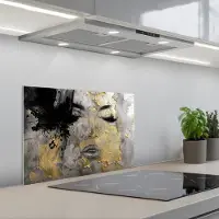 KitchenYeah Spatscherm 60x40 cm - Zelfklevende achterwand Vrouw - Kunst - Goud - Zwart - Keuken muurbeschermer - Spatwand fornuis