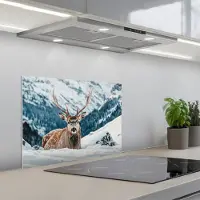 KitchenYeah Spatscherm 60x45 cm - Zelfklevende achterwand Hert - Landschap - Winter - Natuur - Dieren - Bergen - Keuken muurbeschermer - Spatwand fornuis