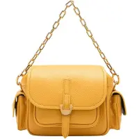 Coccinelle Leather Cross Body Bag With Chain Strap In Yellow Maat: OS | Handtassen Outlet | Dames | Geel