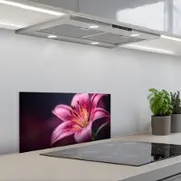 KitchenYeah Spatscherm 60x30 cm - Zelfklevende achterwand Roze - lelie - Dauwdruppels - Keuken muurbeschermer - Spatwand fornuis
