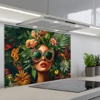KitchenYeah Spatscherm 80x55 cm - Zelfklevende achterwand Vrouw - Panterprint - Jungle - Natuur - Luxe - Keuken muurbeschermer - Spatwand fornuis