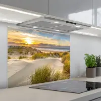 KitchenYeah Spatscherm 90x70 cm - Zelfklevende achterwand Zonsondergang - Duinen - Strand - Landschap - Keuken muurbeschermer - Spatwand fornuis