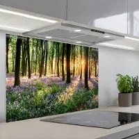 KitchenYeah Spatscherm 90x60 cm - Zelfklevende achterwand Bos - Bloemen - Lavendel - Zon - Paars - Natuur - Keuken muurbeschermer - Spatwand fornuis