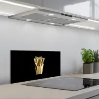 KitchenYeah Spatscherm 70x30 cm - Zelfklevende achterwand Friet - Goud - Chrome - Eten - Keuken muurbeschermer - Spatwand fornuis