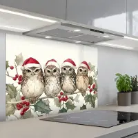 KitchenYeah Spatscherm 80x55 cm - Zelfklevende achterwand Uilen - Tak - Hulstblaadjes - Kerstmuts - Keuken muurbeschermer - Spatwand fornuis