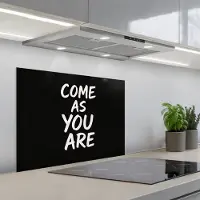 KitchenYeah Spatscherm 70x50 cm - Zelfklevende achterwand Quote - Zwart - Simpel - Keuken muurbeschermer - Spatwand fornuis
