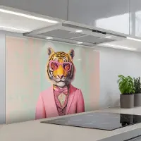 KitchenYeah Spatscherm 80x55 cm - Zelfklevende achterwand Tijger - Strik - Jasje - Roze - Keuken muurbeschermer - Spatwand fornuis