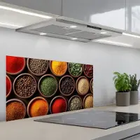 KitchenYeah Spatscherm 80x40 cm - Zelfklevende achterwand Bakjes - Hout - Kruiden - Kleurrijk - Keuken muurbeschermer - Spatwand fornuis