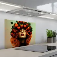 KitchenYeah Spatscherm 70x55 cm - Zelfklevende achterwand Vrouw - Aardbeien - Kroon - Keuken muurbeschermer - Spatwand fornuis