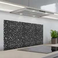 KitchenYeah Spatscherm 100x50 cm - Zelfklevende achterwand Terrazzo - Patroon - Zwart - Wit - Keuken muurbeschermer - Spatwand fornuis
