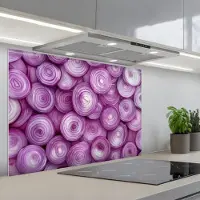 KitchenYeah Spatscherm 90x60 cm - Zelfklevende achterwand Paars - Uien - Close up - Keuken muurbeschermer - Spatwand fornuis
